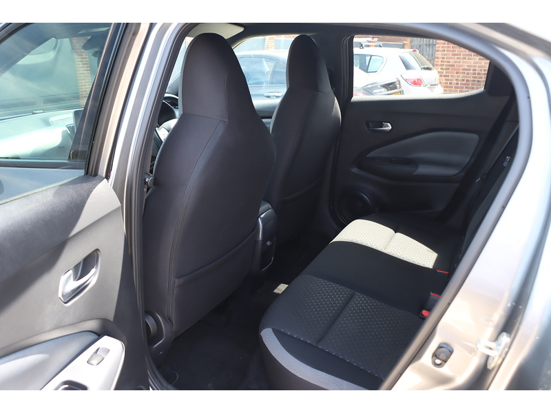 Nissan 1.0 DIG-T N-CONNECTA SUV 5DR PETROL DCT AUTO SATNAV BLUETOOTH DAB RADIO APPLE CARPLAY REAR CAMERA WITH PARKING AIDS JUST 2 OWNERS ONLY 73000 MILES FSH 72-74 Mitcham Road