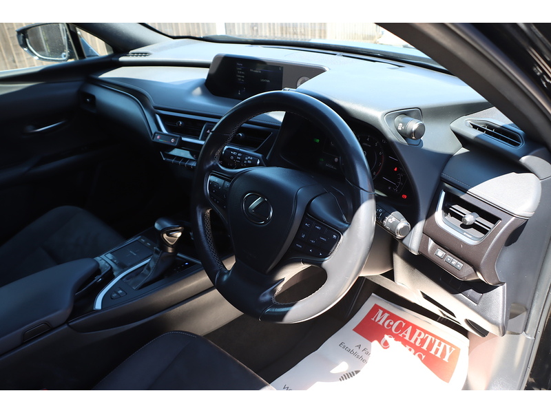 Lexus 250H 2.0 SUV 5DR PETROL HYBRID E-CVT AUTO SAT NAV BLUETOOTH DAB STEREO APPLE CARPLAY PARKING AIDS 2 OWNERS 64000 MILES FSH 5 SERVICES NO ULEZ CHARGE 72-74 Mitcham Road