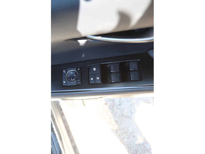 Lexus 250H 2.0 SUV 5DR PETROL HYBRID E-CVT AUTO SAT NAV BLUETOOTH DAB STEREO APPLE CARPLAY PARKING AIDS 2 OWNERS 64000 MILES FSH 5 SERVICES NO ULEZ CHARGE 72-74 Mitcham Road