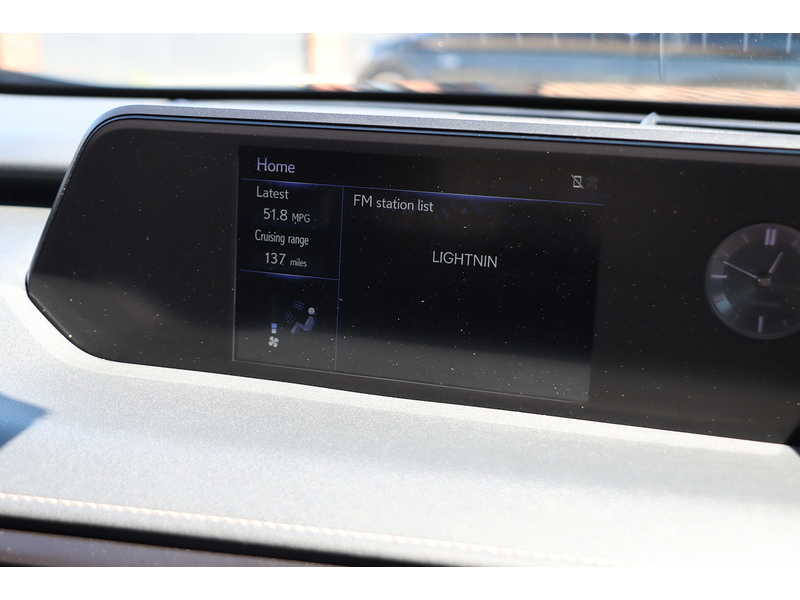 Lexus 250H 2.0 SUV 5DR PETROL HYBRID E-CVT AUTO SAT NAV BLUETOOTH DAB STEREO APPLE CARPLAY PARKING AIDS 2 OWNERS 64000 MILES FSH 5 SERVICES NO ULEZ CHARGE 72-74 Mitcham Road