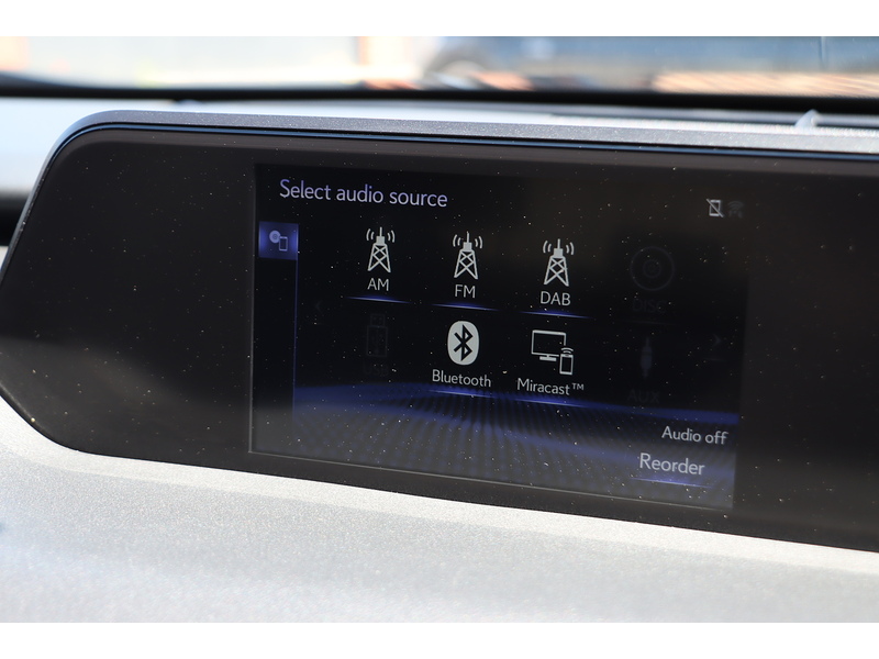 Lexus 250H 2.0 SUV 5DR PETROL HYBRID E-CVT AUTO SAT NAV BLUETOOTH DAB STEREO APPLE CARPLAY PARKING AIDS 2 OWNERS 64000 MILES FSH 5 SERVICES NO ULEZ CHARGE 72-74 Mitcham Road