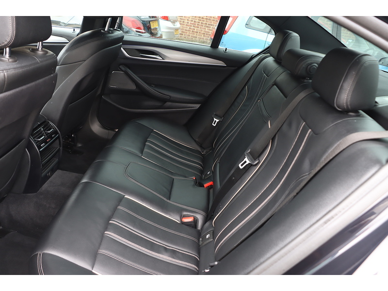 BMW 530E 2.0 9.2KWH M SPORT SALOON 4DR PETROL PLUG-IN HYBRID AUTO HEATED SEATS SATNAV BLUETOOTH DAB STEREO PARKING AIDS ONLY 78000 MILES SH NO ULEZ CHARGE 72-74 Mitcham Road