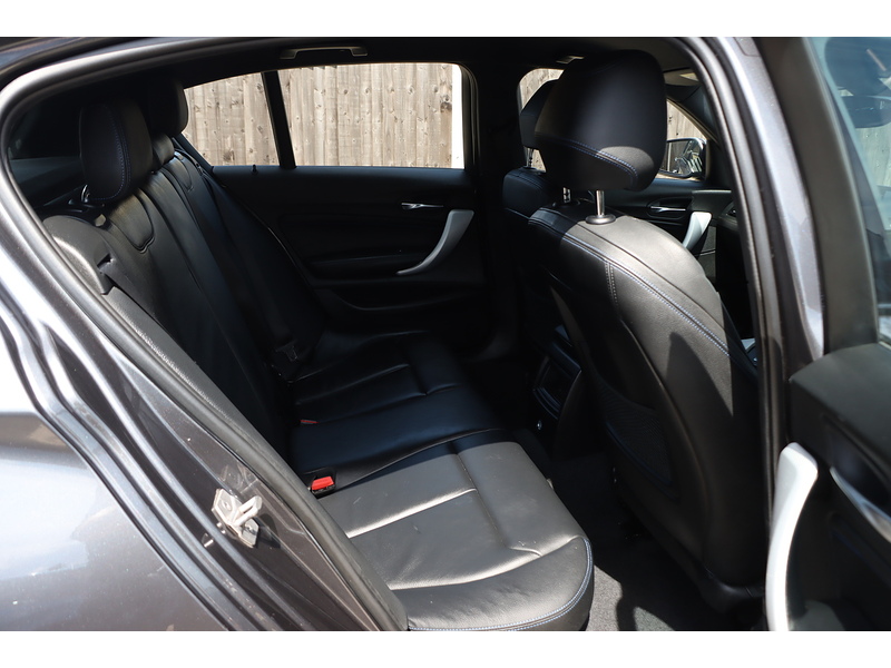 BMW 118I 1.5 GPF M SPORT HATCHBACK 5DR PETROL AUTO SAT NAV BLUETOOTH DAB STEREO USB INPUT AIR CONDITIONING PARKING AIDS ONLY 70000 MILES SH NO ULEZ CHARGE 72-74 Mitcham Road