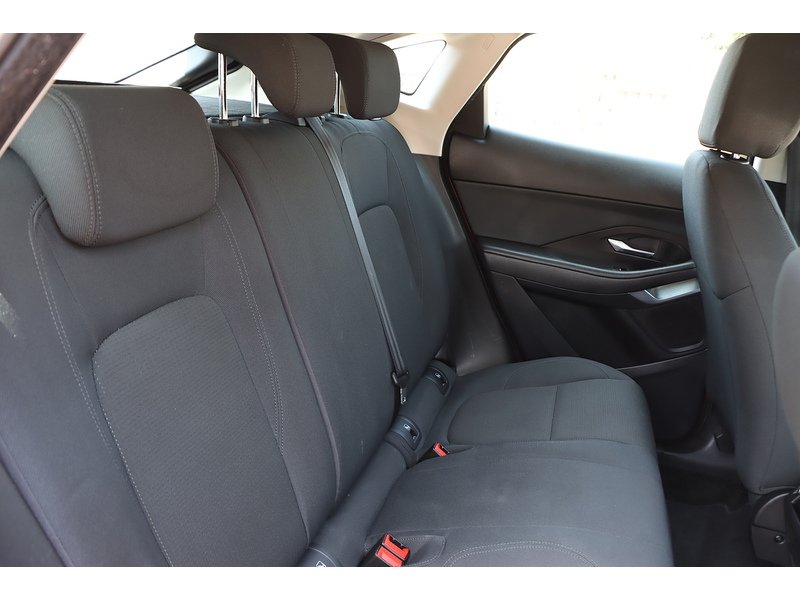 Jaguar 2.0 P200 SUV 5DR PETROL AWD AUTO BLUETOOTH WITH MUSIC STREAMING DAB STEREO REAR CAMERA WITH PARKING AIDS ONLY 68000 MILES SH NO ULEZ CHARGE 72-74 Mitcham Road