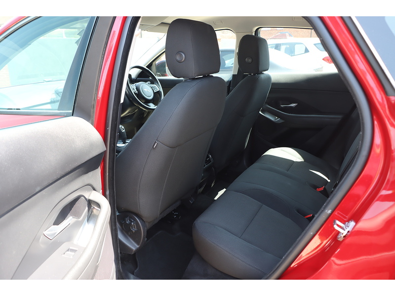 Jaguar 2.0 P200 SUV 5DR PETROL AWD AUTO BLUETOOTH WITH MUSIC STREAMING DAB STEREO REAR CAMERA WITH PARKING AIDS ONLY 68000 MILES SH NO ULEZ CHARGE 72-74 Mitcham Road