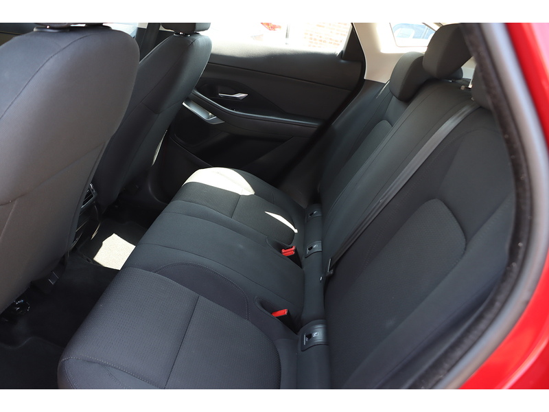 Jaguar 2.0 P200 SUV 5DR PETROL AWD AUTO BLUETOOTH WITH MUSIC STREAMING DAB STEREO REAR CAMERA WITH PARKING AIDS ONLY 68000 MILES SH NO ULEZ CHARGE 72-74 Mitcham Road