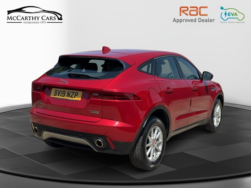 Jaguar 2.0 P200 SUV 5DR PETROL AWD AUTO BLUETOOTH WITH MUSIC STREAMING DAB STEREO REAR CAMERA WITH PARKING AIDS ONLY 68000 MILES SH NO ULEZ CHARGE 72-74 Mitcham Road