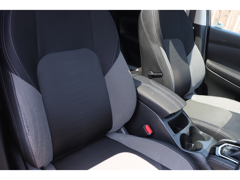 Nissan 1.2 DIG-T N-CONNECTA SUV 5DR PETROL XTRON AUTO SAT NAV BLUETOOTH DAB STEREO APPLE CARPLAY REAR CAMERA PARKING AIDS ONLY 37000 MILES SH NO ULEZ CHARGE 72-74 Mitcham Road