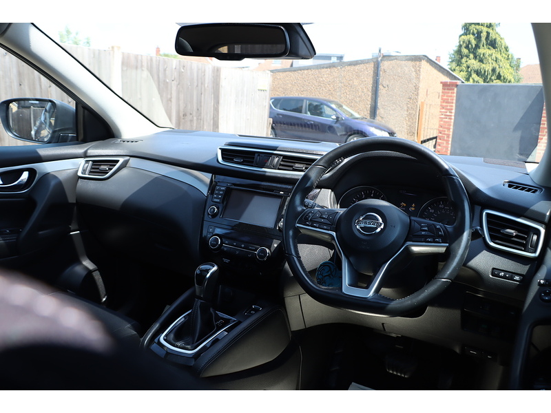 Nissan 1.2 DIG-T N-CONNECTA SUV 5DR PETROL XTRON AUTO SAT NAV BLUETOOTH DAB STEREO APPLE CARPLAY REAR CAMERA PARKING AIDS ONLY 37000 MILES SH NO ULEZ CHARGE 72-74 Mitcham Road
