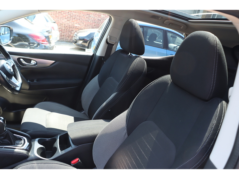 Nissan 1.2 DIG-T N-CONNECTA SUV 5DR PETROL XTRON AUTO SAT NAV BLUETOOTH DAB STEREO APPLE CARPLAY REAR CAMERA PARKING AIDS ONLY 37000 MILES SH NO ULEZ CHARGE 72-74 Mitcham Road