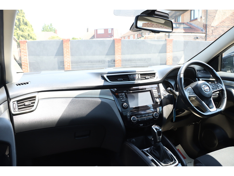 Nissan 1.2 DIG-T N-CONNECTA SUV 5DR PETROL XTRON AUTO SAT NAV BLUETOOTH DAB STEREO APPLE CARPLAY REAR CAMERA PARKING AIDS ONLY 37000 MILES SH NO ULEZ CHARGE 72-74 Mitcham Road