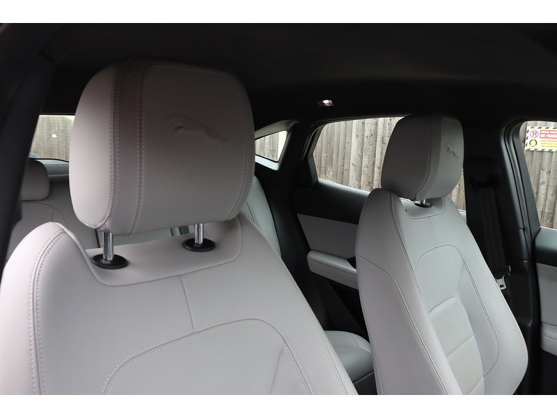 Jaguar 1.5 P300E 12.17KWH R-DYNAMIC SE SUV 5DR PETROL PLUG-IN HYBRID AWD AUTO HEATED SEATS SATNAV BLUETOOTH APPLE CARPLAY REAR CAMERA 2 OWNERS FSH 6 SERVICES 72-74 Mitcham Road