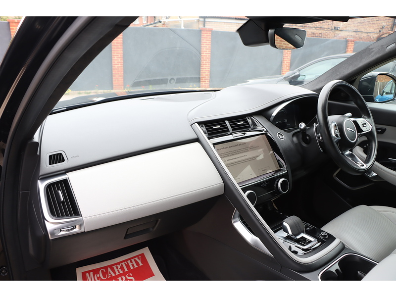 Jaguar 1.5 P300E 12.17KWH R-DYNAMIC SE SUV 5DR PETROL PLUG-IN HYBRID AWD AUTO HEATED SEATS SATNAV BLUETOOTH APPLE CARPLAY REAR CAMERA 2 OWNERS FSH 6 SERVICES 72-74 Mitcham Road