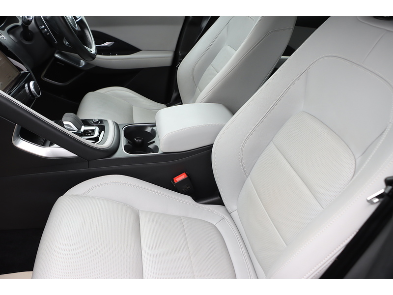 Jaguar 1.5 P300E 12.17KWH R-DYNAMIC SE SUV 5DR PETROL PLUG-IN HYBRID AWD AUTO HEATED SEATS SATNAV BLUETOOTH APPLE CARPLAY REAR CAMERA 2 OWNERS FSH 6 SERVICES 72-74 Mitcham Road