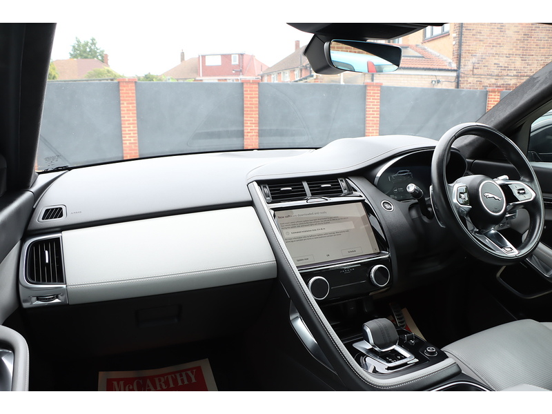 Jaguar 1.5 P300E 12.17KWH R-DYNAMIC SE SUV 5DR PETROL PLUG-IN HYBRID AWD AUTO HEATED SEATS SATNAV BLUETOOTH APPLE CARPLAY REAR CAMERA 2 OWNERS FSH 6 SERVICES 72-74 Mitcham Road