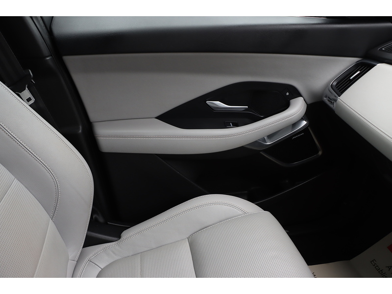 Jaguar 1.5 P300E 12.17KWH R-DYNAMIC SE SUV 5DR PETROL PLUG-IN HYBRID AWD AUTO HEATED SEATS SATNAV BLUETOOTH APPLE CARPLAY REAR CAMERA 2 OWNERS FSH 6 SERVICES 72-74 Mitcham Road