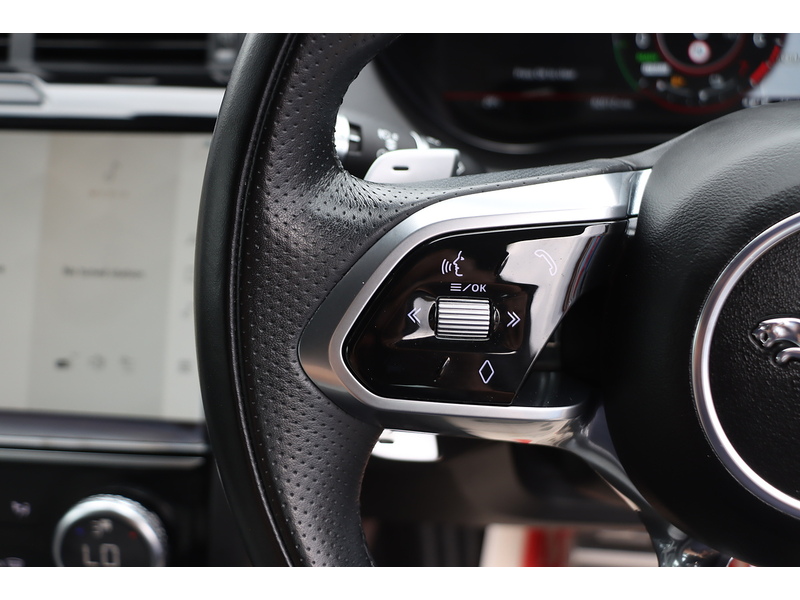 Jaguar 1.5 P300E 12.17KWH R-DYNAMIC SE SUV 5DR PETROL PLUG-IN HYBRID AWD AUTO HEATED SEATS SATNAV BLUETOOTH APPLE CARPLAY REAR CAMERA 2 OWNERS FSH 6 SERVICES 72-74 Mitcham Road