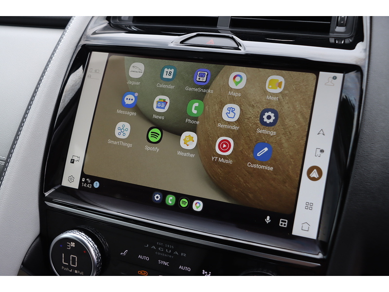 Jaguar 1.5 P300E 12.17KWH R-DYNAMIC SE SUV 5DR PETROL PLUG-IN HYBRID AWD AUTO HEATED SEATS SATNAV BLUETOOTH APPLE CARPLAY REAR CAMERA 2 OWNERS FSH 6 SERVICES 72-74 Mitcham Road