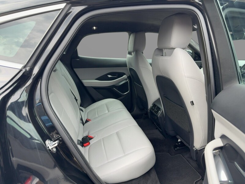 Jaguar 1.5 P300E 12.17KWH R-DYNAMIC SE SUV 5DR PETROL PLUG-IN HYBRID AWD AUTO HEATED SEATS SATNAV BLUETOOTH APPLE CARPLAY REAR CAMERA 2 OWNERS FSH 6 SERVICES 72-74 Mitcham Road