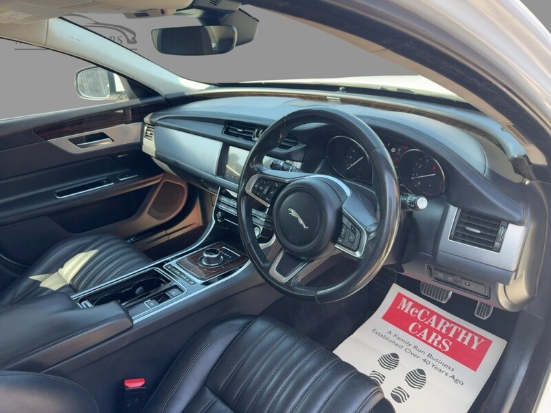 Jaguar 2.0I PORTFOLIO GPF SPORTBRAKE 5DR PETROL AUTO HEATED SEATS SATNAV BLUETOOTH DAB STEREO APPLE CARPLAY REAR CAMERA WITH PARKING AIDS ONLY 74000 MILES SH 72-74 Mitcham Road