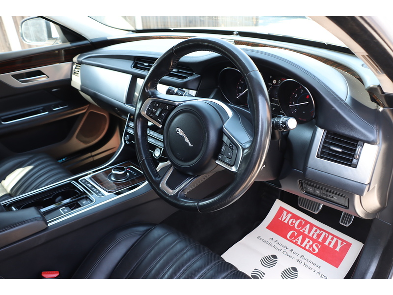 Jaguar 2.0I PORTFOLIO GPF SPORTBRAKE 5DR PETROL AUTO HEATED SEATS SATNAV BLUETOOTH DAB STEREO APPLE CARPLAY REAR CAMERA WITH PARKING AIDS ONLY 74000 MILES SH 72-74 Mitcham Road