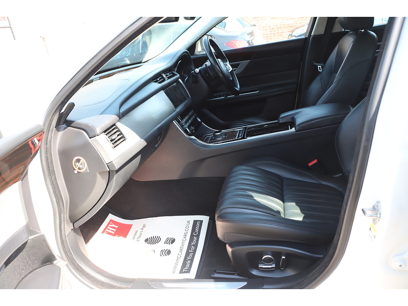Jaguar 2.0I PORTFOLIO GPF SPORTBRAKE 5DR PETROL AUTO HEATED SEATS SATNAV BLUETOOTH DAB STEREO APPLE CARPLAY REAR CAMERA WITH PARKING AIDS ONLY 74000 MILES SH 72-74 Mitcham Road