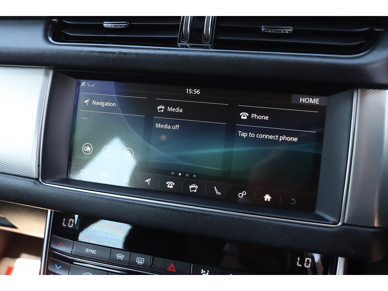 Jaguar 2.0I PORTFOLIO GPF SPORTBRAKE 5DR PETROL AUTO HEATED SEATS SATNAV BLUETOOTH DAB STEREO APPLE CARPLAY REAR CAMERA WITH PARKING AIDS ONLY 74000 MILES SH 72-74 Mitcham Road