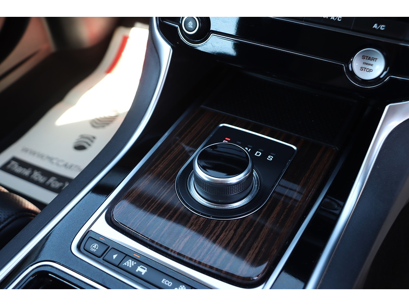 Jaguar 2.0I PORTFOLIO GPF SPORTBRAKE 5DR PETROL AUTO HEATED SEATS SATNAV BLUETOOTH DAB STEREO APPLE CARPLAY REAR CAMERA WITH PARKING AIDS ONLY 74000 MILES SH 72-74 Mitcham Road