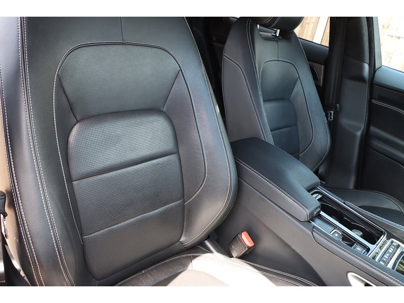 Jaguar 2.0 P250I R-SPORT SUV 5DR PETROL AWD AUTO HEATED SEATS SAT NAV DAB STEREO APPLE CARPLAY REAR CAMERA PARKING AIDS SAME OWNER FOR 3 YEARS 63000 MILES SH 72-74 Mitcham Road