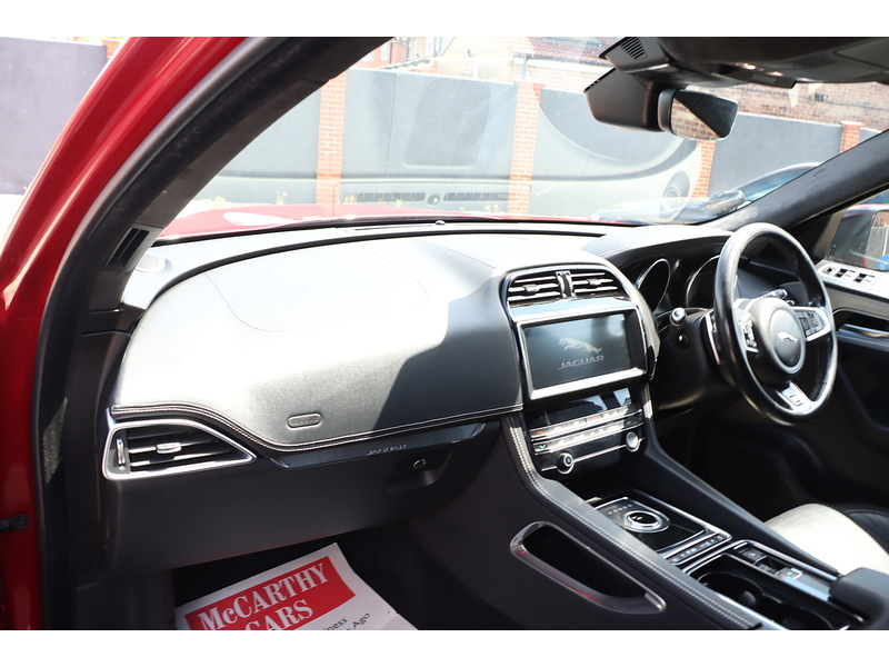 Jaguar 2.0 P250I R-SPORT SUV 5DR PETROL AWD AUTO HEATED SEATS SAT NAV DAB STEREO APPLE CARPLAY REAR CAMERA PARKING AIDS SAME OWNER FOR 3 YEARS 63000 MILES SH 72-74 Mitcham Road