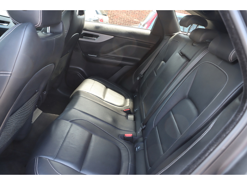 Jaguar 2.0 P250I R-SPORT SUV 5DR PETROL AWD AUTO HEATED SEATS SAT NAV DAB STEREO APPLE CARPLAY REAR CAMERA PARKING AIDS SAME OWNER FOR 3 YEARS 63000 MILES SH 72-74 Mitcham Road
