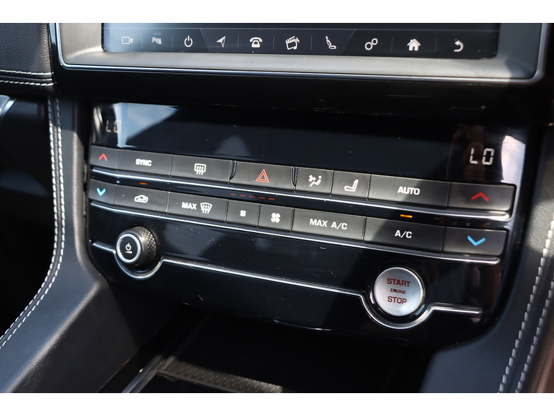 Jaguar 2.0 P250I R-SPORT SUV 5DR PETROL AWD AUTO HEATED SEATS SAT NAV DAB STEREO APPLE CARPLAY REAR CAMERA PARKING AIDS SAME OWNER FOR 3 YEARS 63000 MILES SH 72-74 Mitcham Road