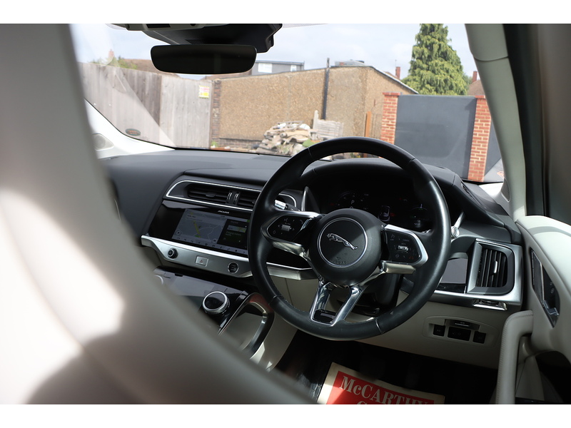 Jaguar 400 90KWH HSE SUV 5DR ELECTRIC 4WD AUTO PAN ROOF HEATED SEATS SAT NAV BLUETOOTH DAB STEREO APPLE CARPLAY REAR & 360 CAMERA PARKING AIDS 27000 MILES SH 72-74 Mitcham Road