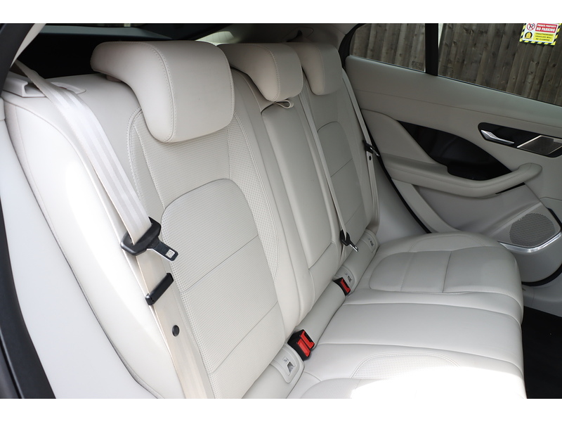 Jaguar 400 90KWH HSE SUV 5DR ELECTRIC 4WD AUTO PAN ROOF HEATED SEATS SAT NAV BLUETOOTH DAB STEREO APPLE CARPLAY REAR & 360 CAMERA PARKING AIDS 27000 MILES SH 72-74 Mitcham Road
