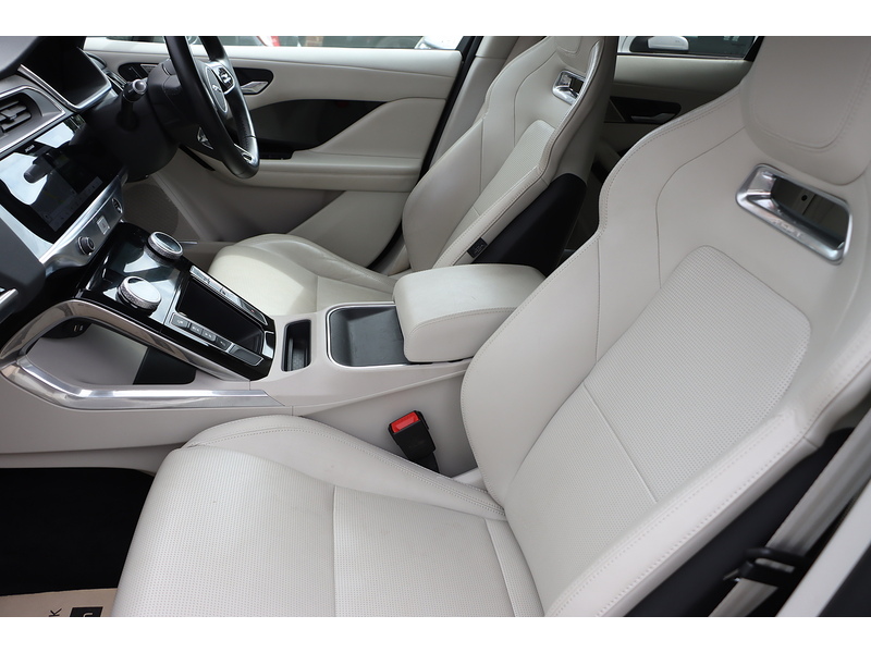 Jaguar 400 90KWH HSE SUV 5DR ELECTRIC 4WD AUTO PAN ROOF HEATED SEATS SAT NAV BLUETOOTH DAB STEREO APPLE CARPLAY REAR & 360 CAMERA PARKING AIDS 27000 MILES SH 72-74 Mitcham Road