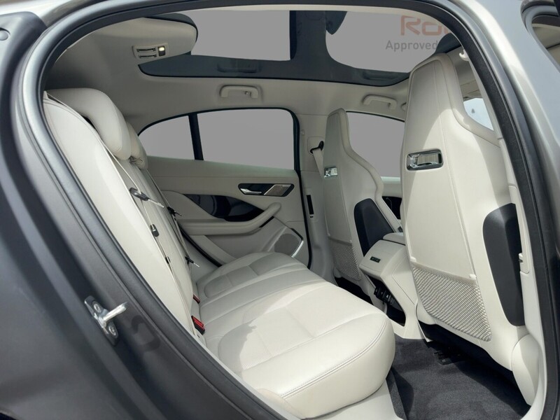 Jaguar 400 90KWH HSE SUV 5DR ELECTRIC 4WD AUTO PAN ROOF HEATED SEATS SAT NAV BLUETOOTH DAB STEREO APPLE CARPLAY REAR & 360 CAMERA PARKING AIDS 27000 MILES SH 72-74 Mitcham Road