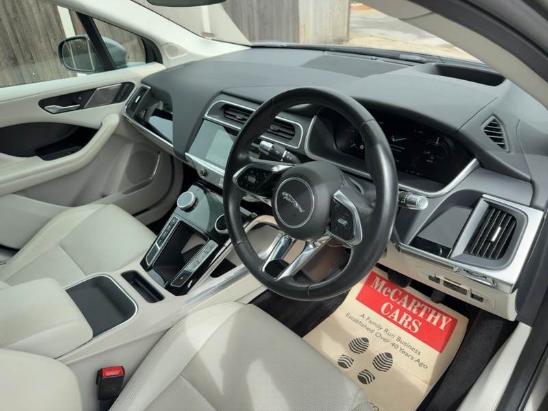 Jaguar 400 90KWH HSE SUV 5DR ELECTRIC 4WD AUTO PAN ROOF HEATED SEATS SAT NAV BLUETOOTH DAB STEREO APPLE CARPLAY REAR & 360 CAMERA PARKING AIDS 27000 MILES SH 72-74 Mitcham Road