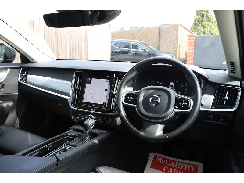 Volvo 2.0 T4 MOMENTUM PLUS ESTATE 5DR PETROL AUTO HEATED SEATS SAT NAV BLUETOOTH DAB STEREO REAR CAMERA PARKING AIDS 2 OWNERS 44000 MILES SH NO ULEZ CHARGE 72-74 Mitcham Road