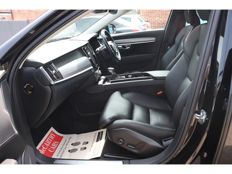 Volvo 2.0 T4 MOMENTUM PLUS ESTATE 5DR PETROL AUTO HEATED SEATS SAT NAV BLUETOOTH DAB STEREO REAR CAMERA PARKING AIDS 2 OWNERS 44000 MILES SH NO ULEZ CHARGE 72-74 Mitcham Road