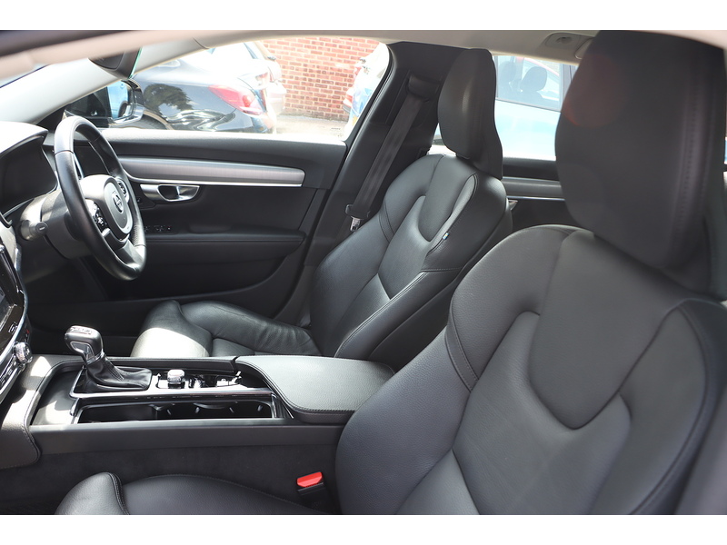 Volvo 2.0 T4 MOMENTUM PLUS ESTATE 5DR PETROL AUTO HEATED SEATS SAT NAV BLUETOOTH DAB STEREO REAR CAMERA PARKING AIDS 2 OWNERS 44000 MILES SH NO ULEZ CHARGE 72-74 Mitcham Road