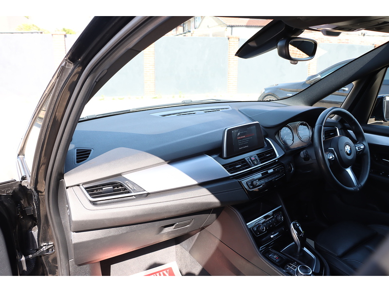 BMW 220I 2.0 GPF M SPORT MPV 5DR PETROL DCT AUTO 7 SEATER HEATED SEATS SATNAV BLUETOOTH DAB STEREO PARKING AIDS SAME OWNER FOR 4 YEARS ONLY 78000 MILES SH 72-74 Mitcham Road