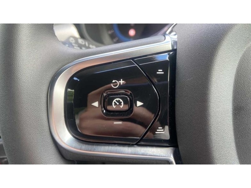 Volvo 2.0h T8 Recharge 18.8kWh R-Design Saloon 4dr Petrol Plug-in Hybrid Auto AWD Euro 6 (s/s) (455 ps) 72-74 Mitcham Road