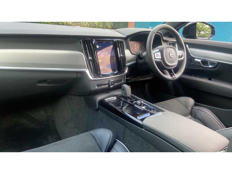 Volvo 2.0h T8 Recharge 18.8kWh R-Design Saloon 4dr Petrol Plug-in Hybrid Auto AWD Euro 6 (s/s) (455 ps) 72-74 Mitcham Road