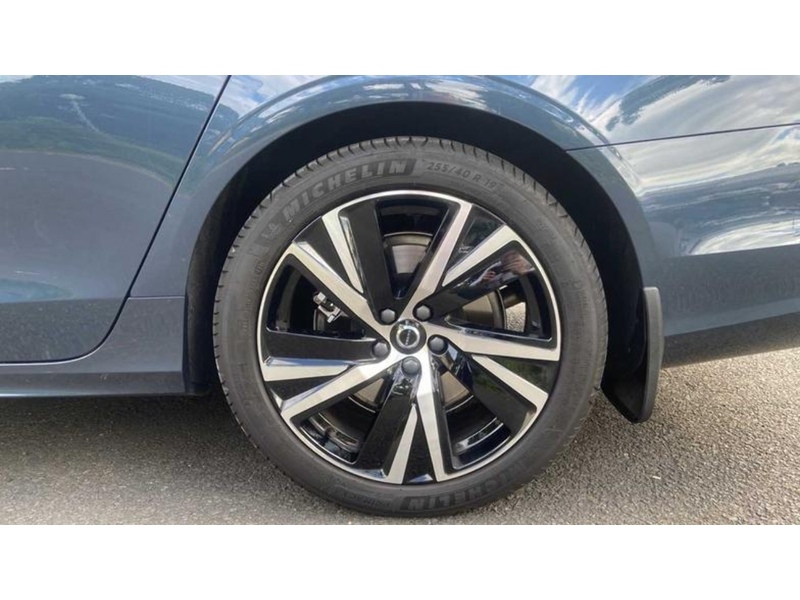 Volvo 2.0h T8 Recharge 18.8kWh R-Design Saloon 4dr Petrol Plug-in Hybrid Auto AWD Euro 6 (s/s) (455 ps) 72-74 Mitcham Road