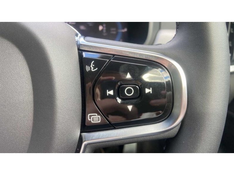 Volvo 2.0h T8 Recharge 18.8kWh R-Design Saloon 4dr Petrol Plug-in Hybrid Auto AWD Euro 6 (s/s) (455 ps) 72-74 Mitcham Road