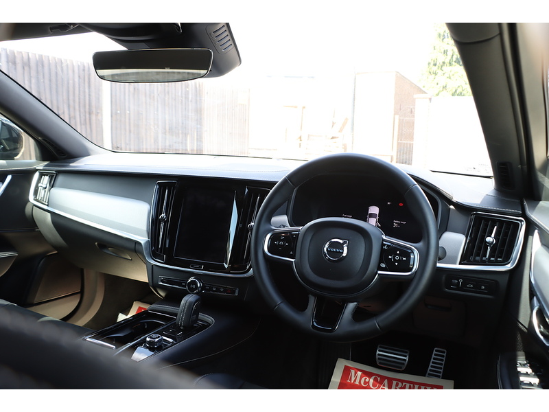 Volvo 2.0H T8 RECHARGE 18.8KWH R-DESIGN SALOON 4DR PETROL PLUG-IN HYBRID AWD AUTO HEATED SEATS SAT NAV BLUETOOTH REAR CAMERA PARKING AIDS JUST 2 OWNERS FSH 72-74 Mitcham Road