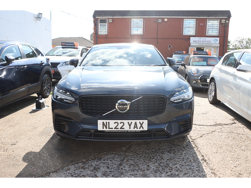 Volvo 2.0H T8 RECHARGE 18.8KWH R-DESIGN SALOON 4DR PETROL PLUG-IN HYBRID AWD AUTO HEATED SEATS SAT NAV BLUETOOTH REAR CAMERA PARKING AIDS JUST 2 OWNERS FSH 72-74 Mitcham Road