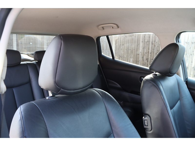 Nissan 30kWh Tekna Hatchback 5dr Electric Auto (109 bhp) 92-96 Mitcham Road