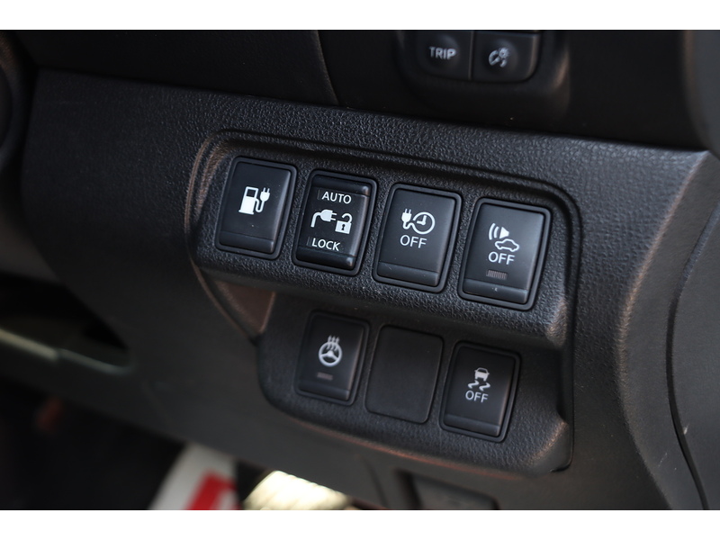 Nissan 30kWh Tekna Hatchback 5dr Electric Auto (109 bhp) 92-96 Mitcham Road
