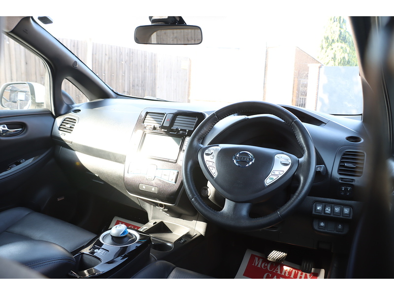 Nissan 30kWh Tekna Hatchback 5dr Electric Auto (109 bhp) 92-96 Mitcham Road